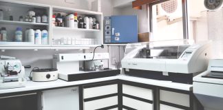 Avances tecnológicos en el laboratorio patológico Laboratorio patológico, Avances tecnológicos, Automatización de procesos, Técnicas moleculares, Diagnóstico de enfermedades, Inteligencia artificial, Digitalización de resultados, Tecnología de la imagen, Atención médica, Patólogos